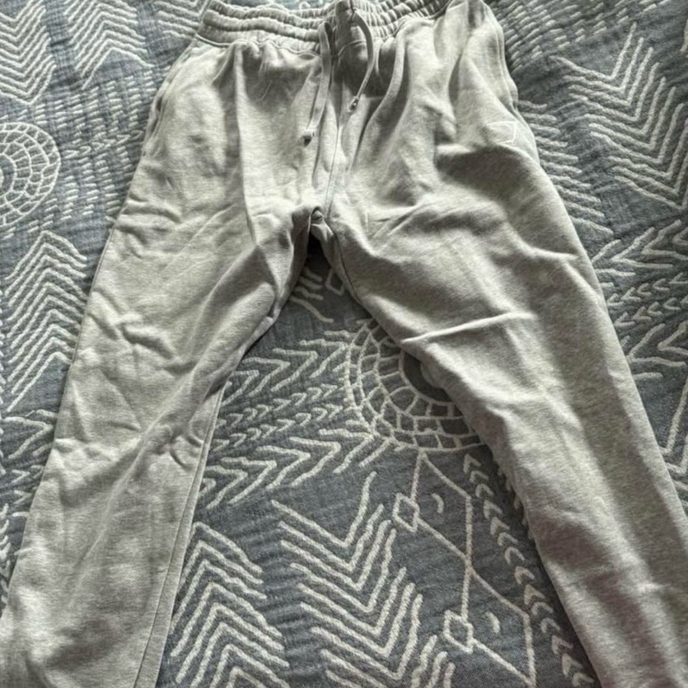 Gymshark Light Gray men’s small Sweatpants